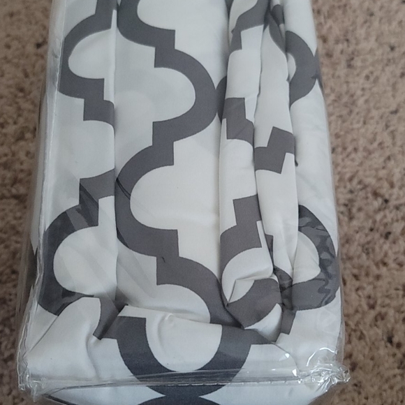 Queen Sheet Set - Picture 4 of 6